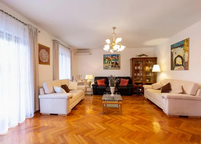 빌라 Casa Lilly 라빈